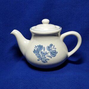 Pfaltzgraff Yorktowne Teapot 5 Cup Stoneware Country Kitchen USA Backstamp